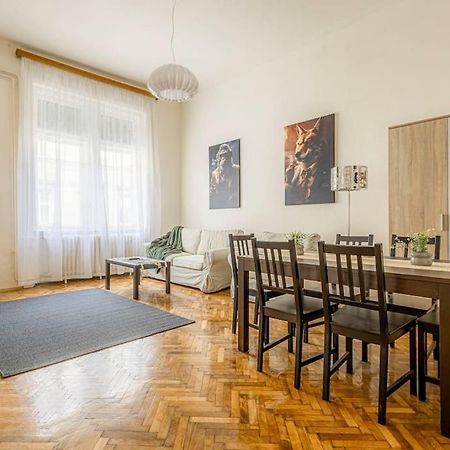 Gentleman Apartment Budapest Exterior photo